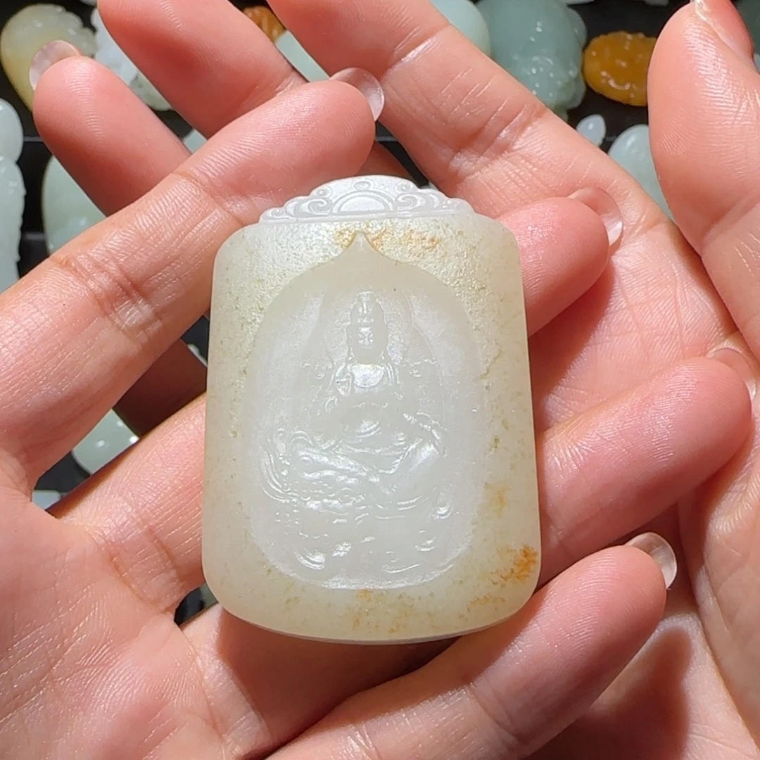 卜***卜和田玉未镶嵌颈饰