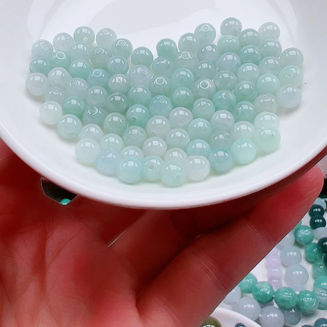 翡翠未镶嵌颈饰卡五珠子