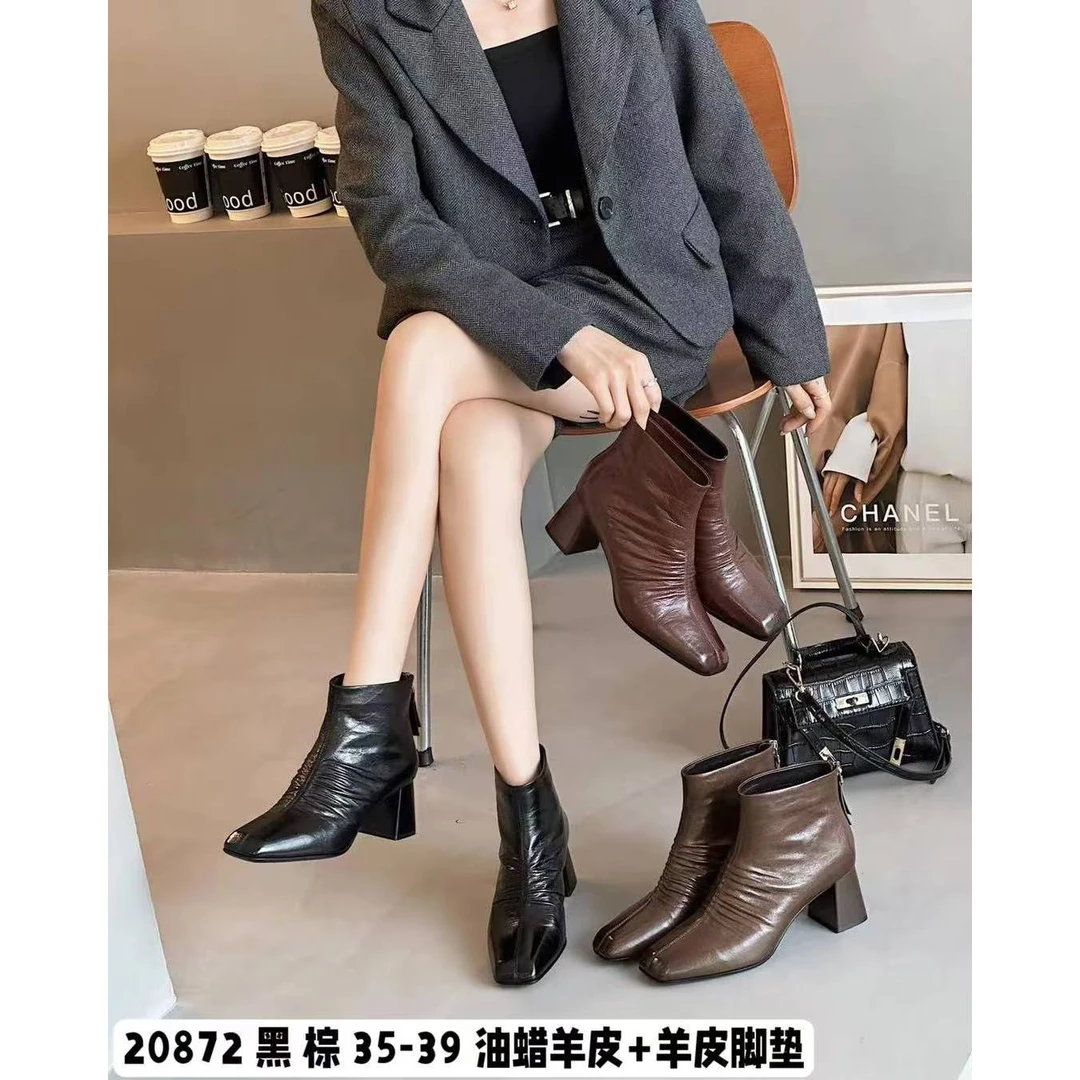 羊皮褶皱粗跟短靴9245X20872