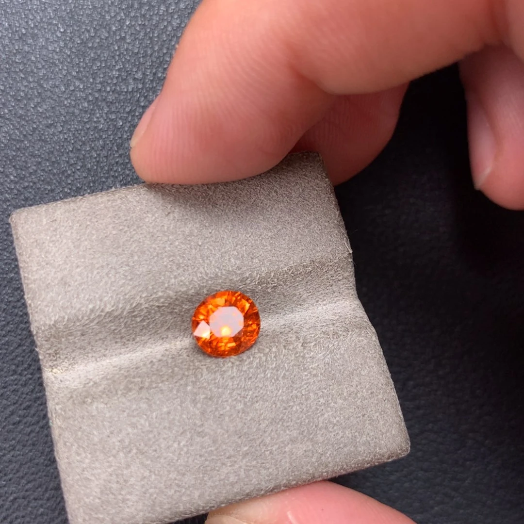 未镶嵌裸石石榴石（芬达石）裸石1.485ct