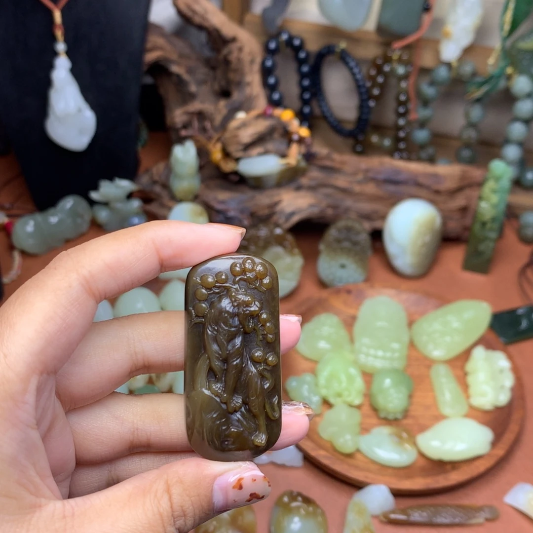 和田玉未镶嵌挂件