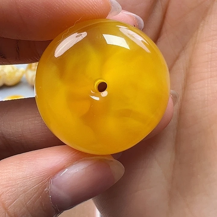 蜜蜡未镶嵌珠宝奇石