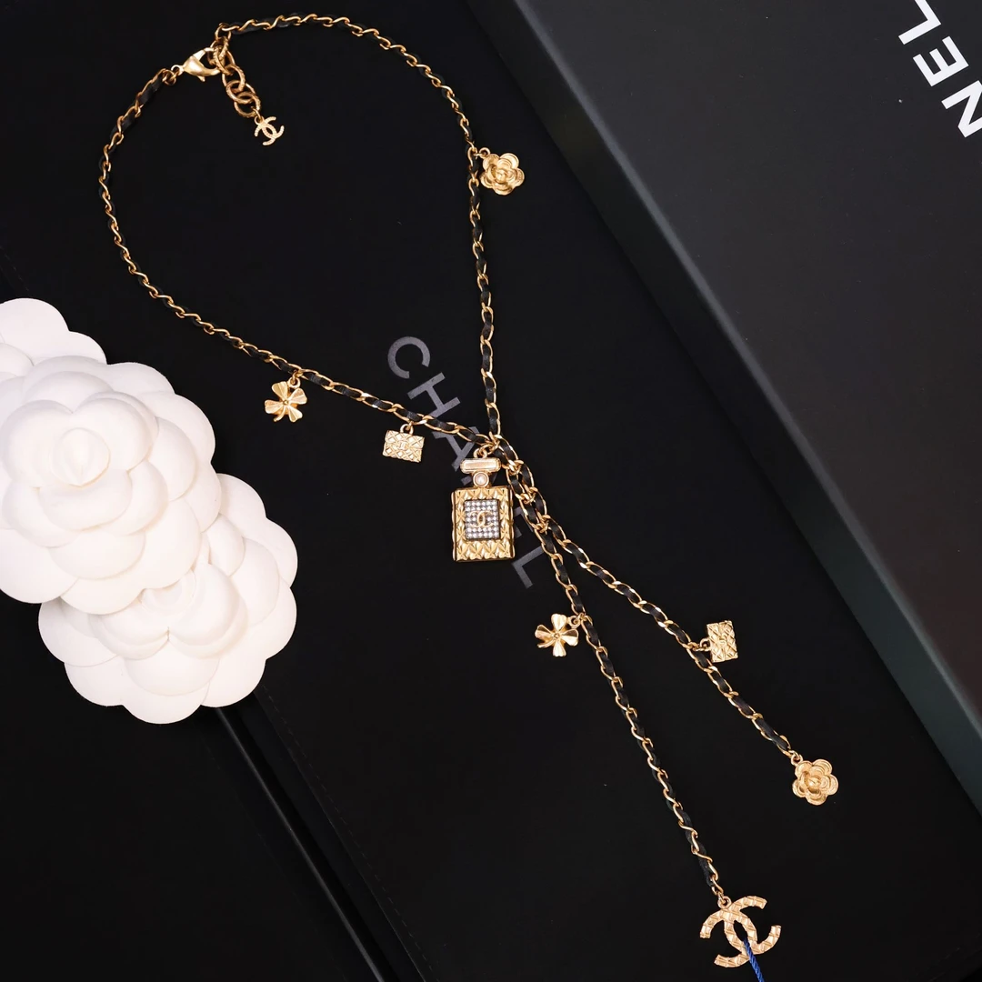 未使用 Chanel/香奈儿 复古黑金双C皮穿多元素长款项链 06364