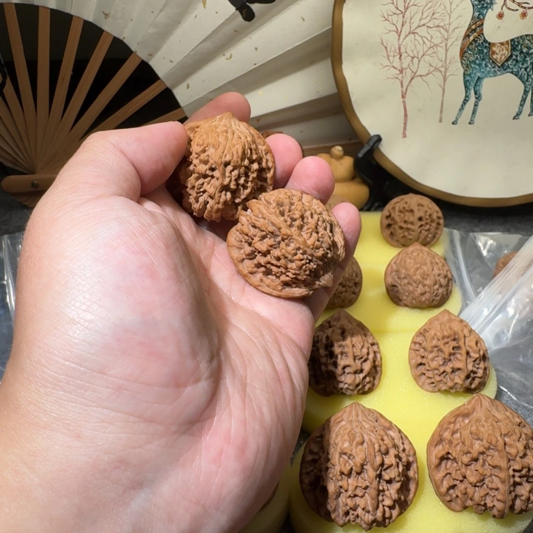 O***s吊坠文玩核桃40满天星