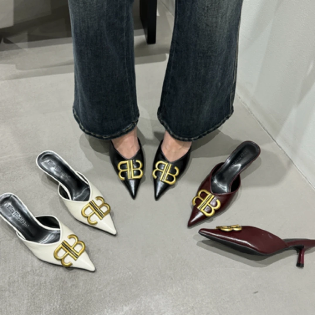 2025新款春季拖鞋中跟气质欧美风金属扣尖头高跟包头半拖鞋女细跟