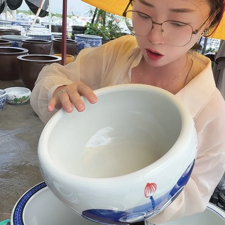 瓷片直径23，高13。。。。