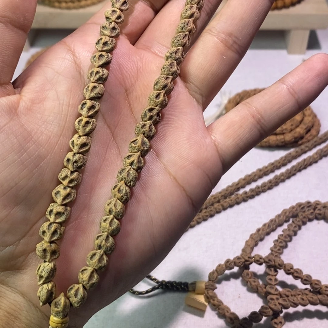 安***～热振柏香籽斜打双眼手持卡7.5一个