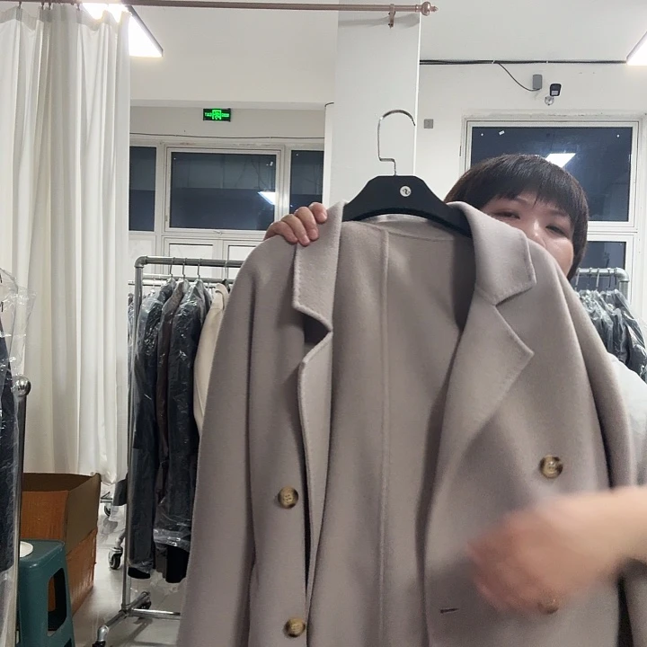 燕麦色最小码。