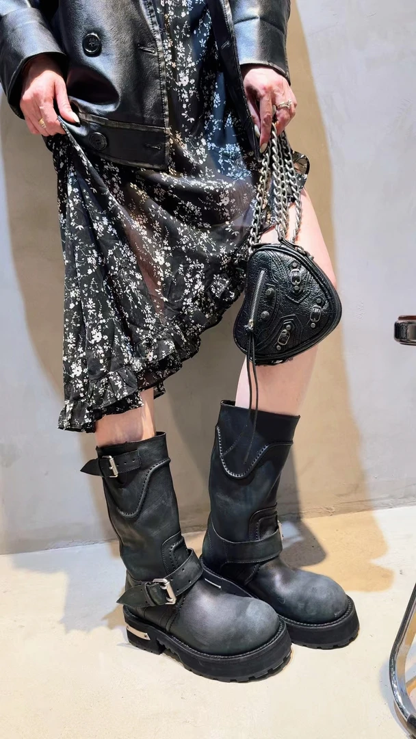 萝茜妮嫚时尚百搭靴子休闲真皮透气复古剐花做旧嘻哈风女士中筒靴