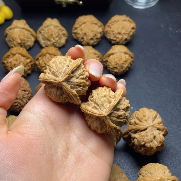 文玩核桃吊坠38盘山三棱