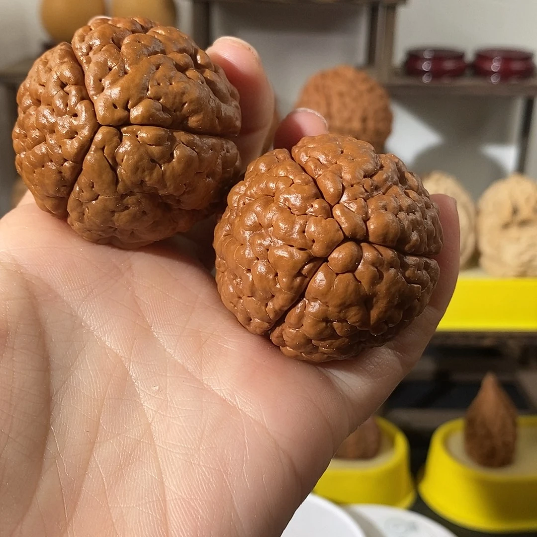 吊坠文玩核桃三瓣脑纹金刚4552