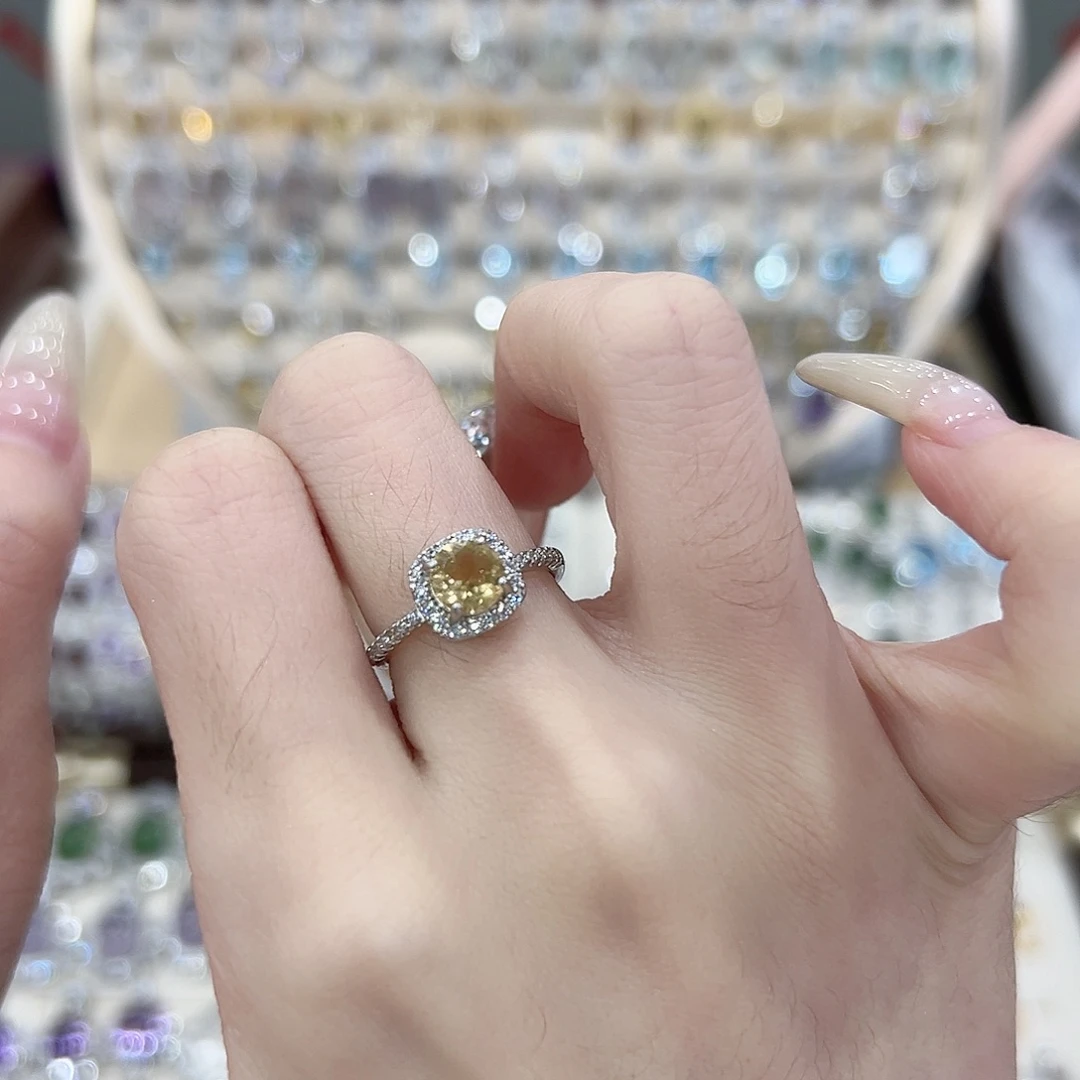 *****银S925镶嵌黄晶戒指