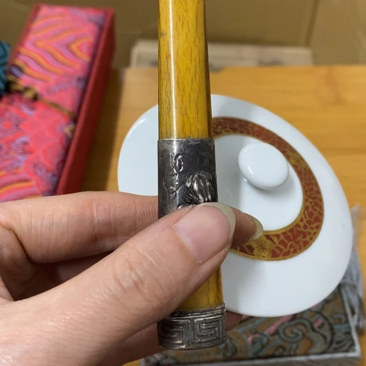 瓷片哈中古工艺品一件