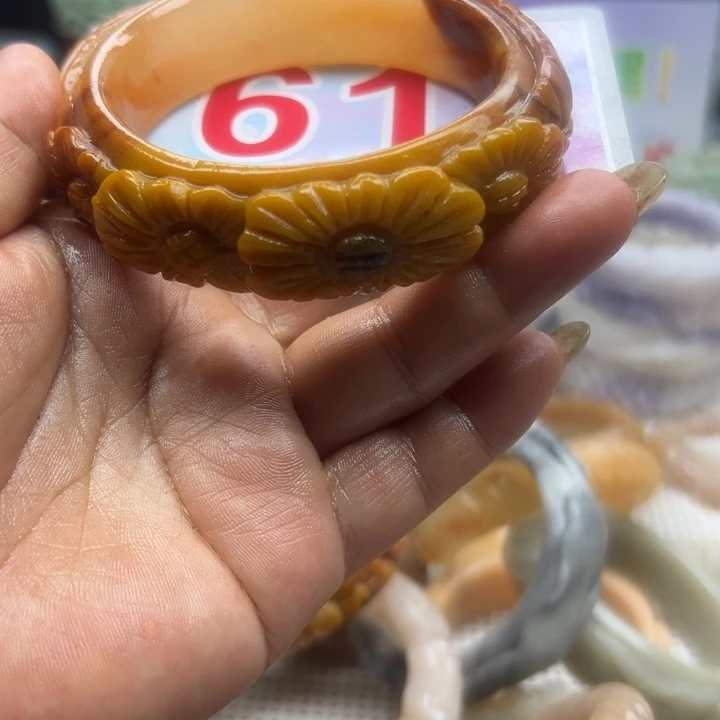 石英岩玉手镯未镶嵌