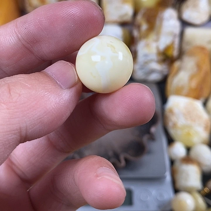 未镶嵌琥珀裸石我