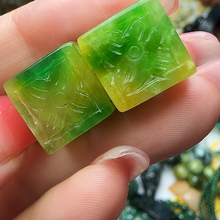 翡翠未镶嵌颈饰天然A货13