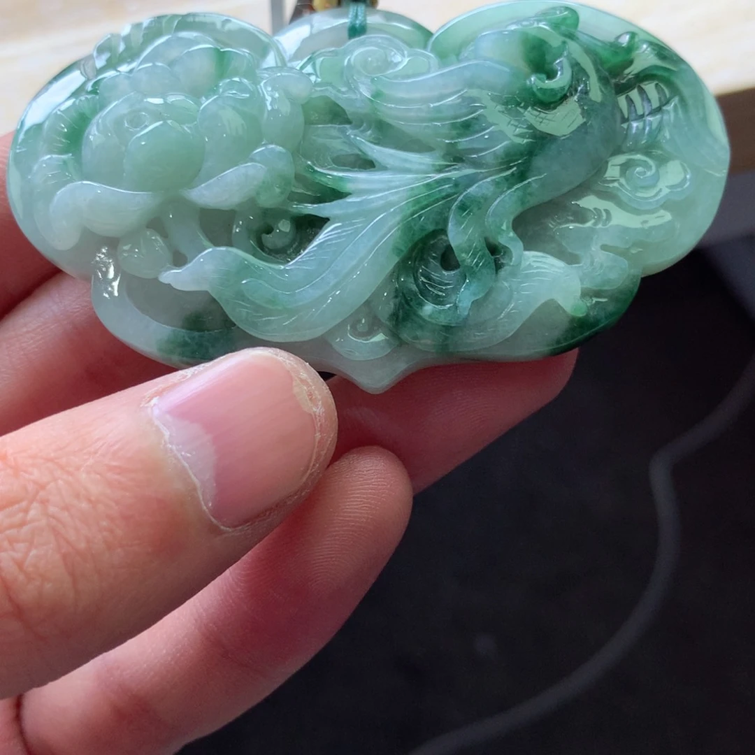 翡翠颈饰未镶嵌吊坠