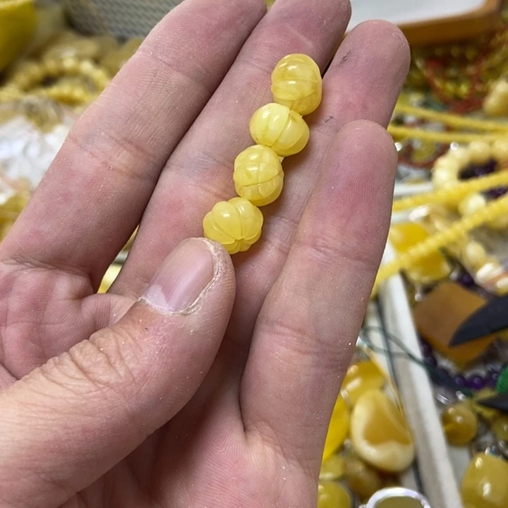 蜜蜡未镶嵌裸石多样性发货其一