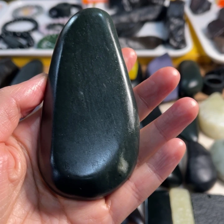 玉新疆戈壁手把件 193 克