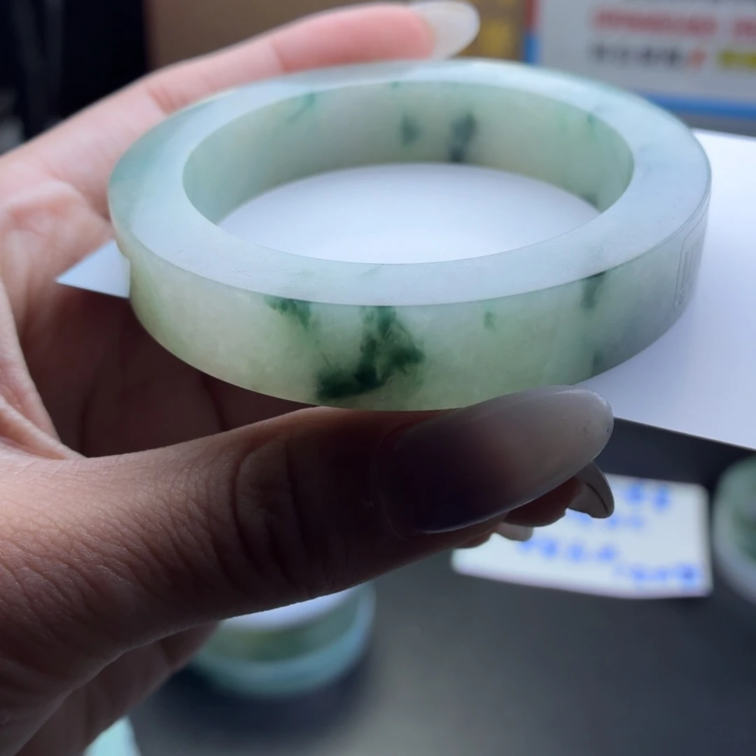 桃***桃定制翡翠未镶嵌翡翠手镯