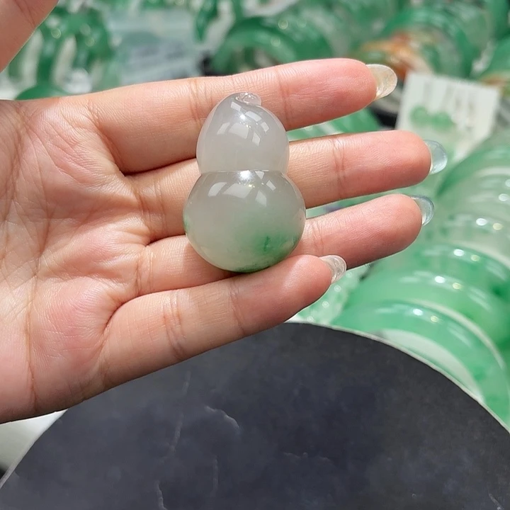 吊坠(不含链)未镶嵌石英质玉（非洲翠）