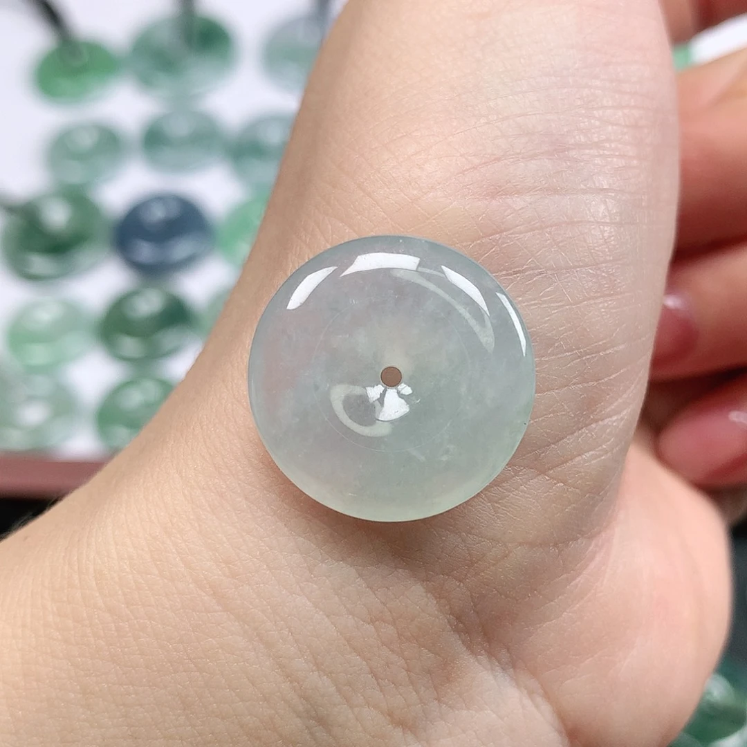 翡翠颈饰未镶嵌平安