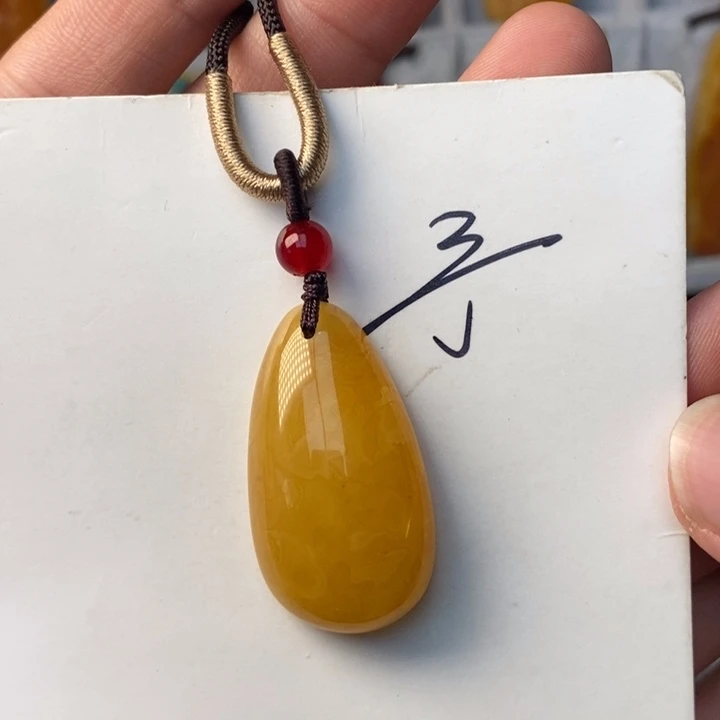 未镶嵌琥珀珠宝奇石