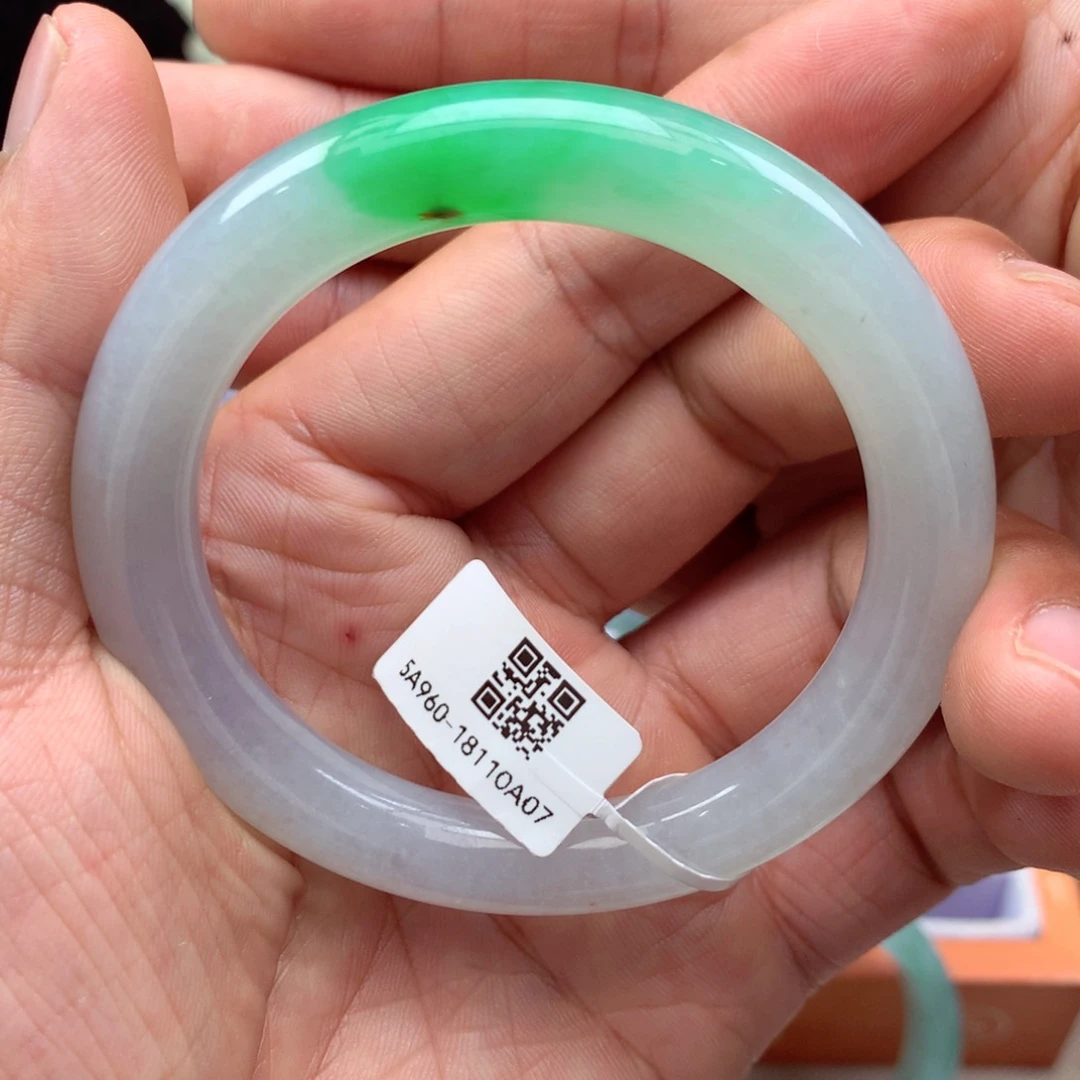 翡翠手镯未镶嵌缅甸翡翠