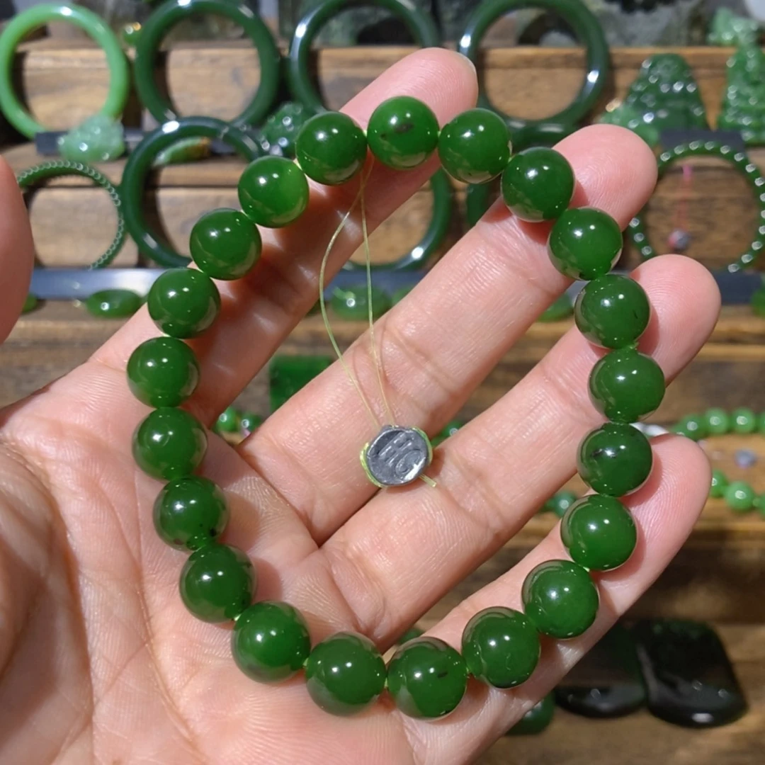 【闪购商品】吊坠(不含链)未镶嵌和田玉俄七红皮辣绿手串 10