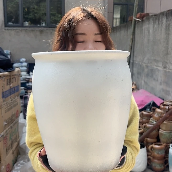 红陶口25高30一个白田