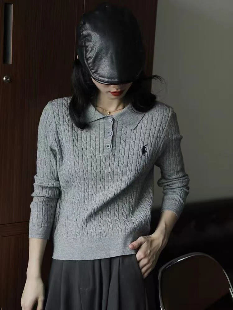 早秋薄款POLO领刺绣着针织长袖
