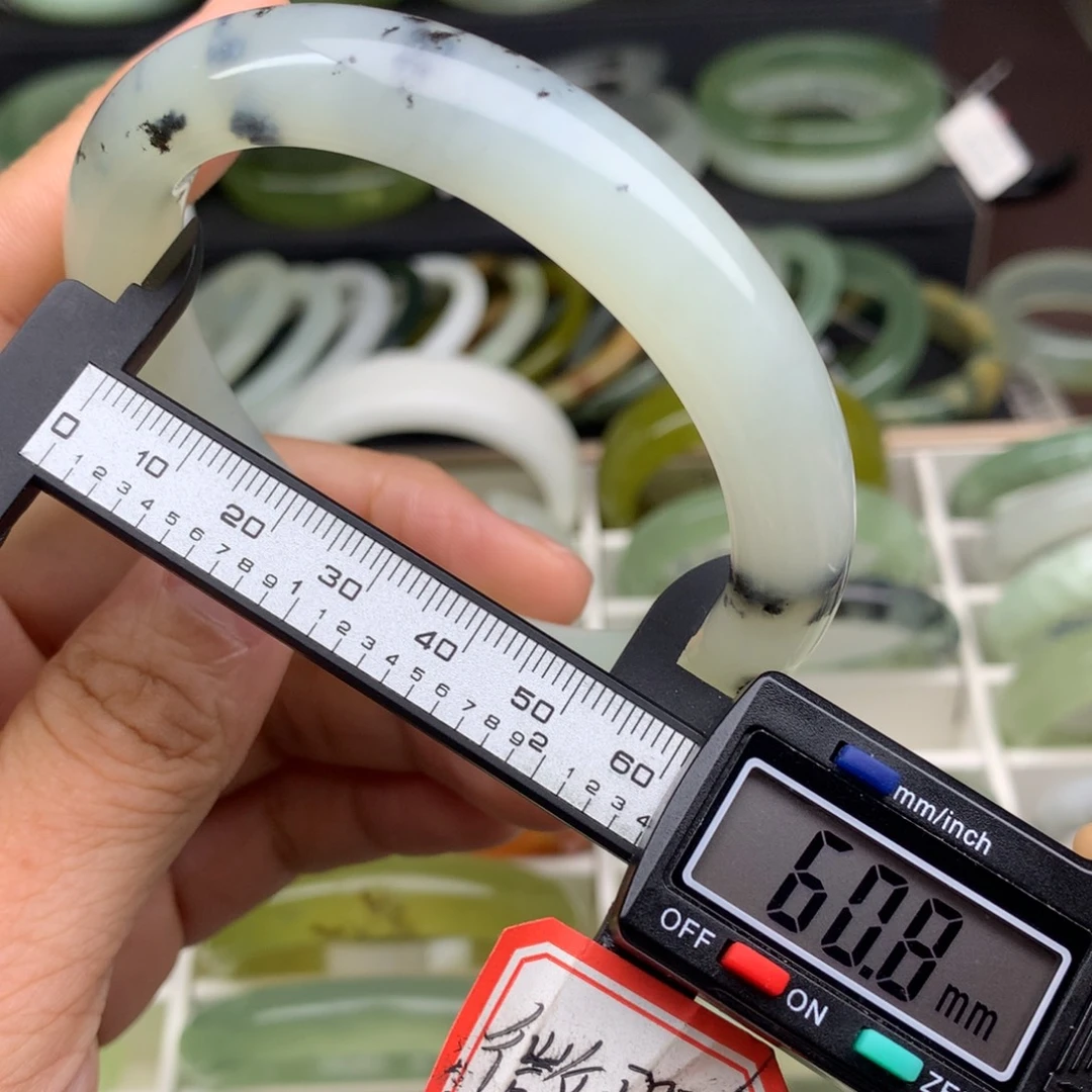 蛇纹石玉未镶嵌手镯747