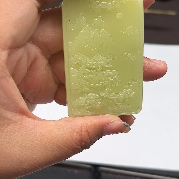 颈饰未镶嵌和田玉（糖玉）