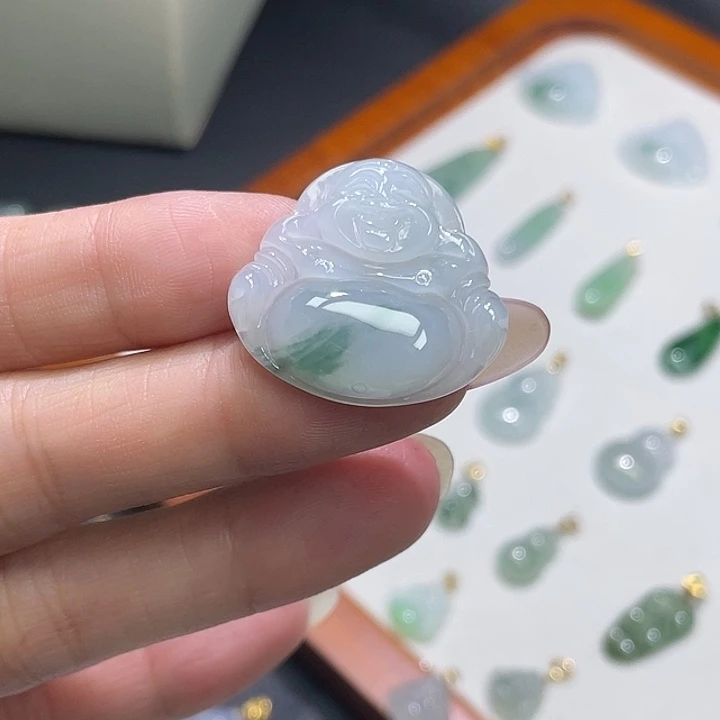 翡翠未镶嵌颈饰佛公