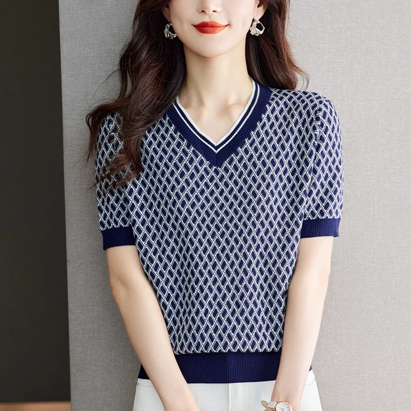 夏季大码女装洋气V领针织短袖T恤女宽松显瘦遮肉薄款冰丝格子上衣