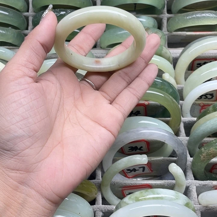 蛇纹石玉未镶嵌手镯359