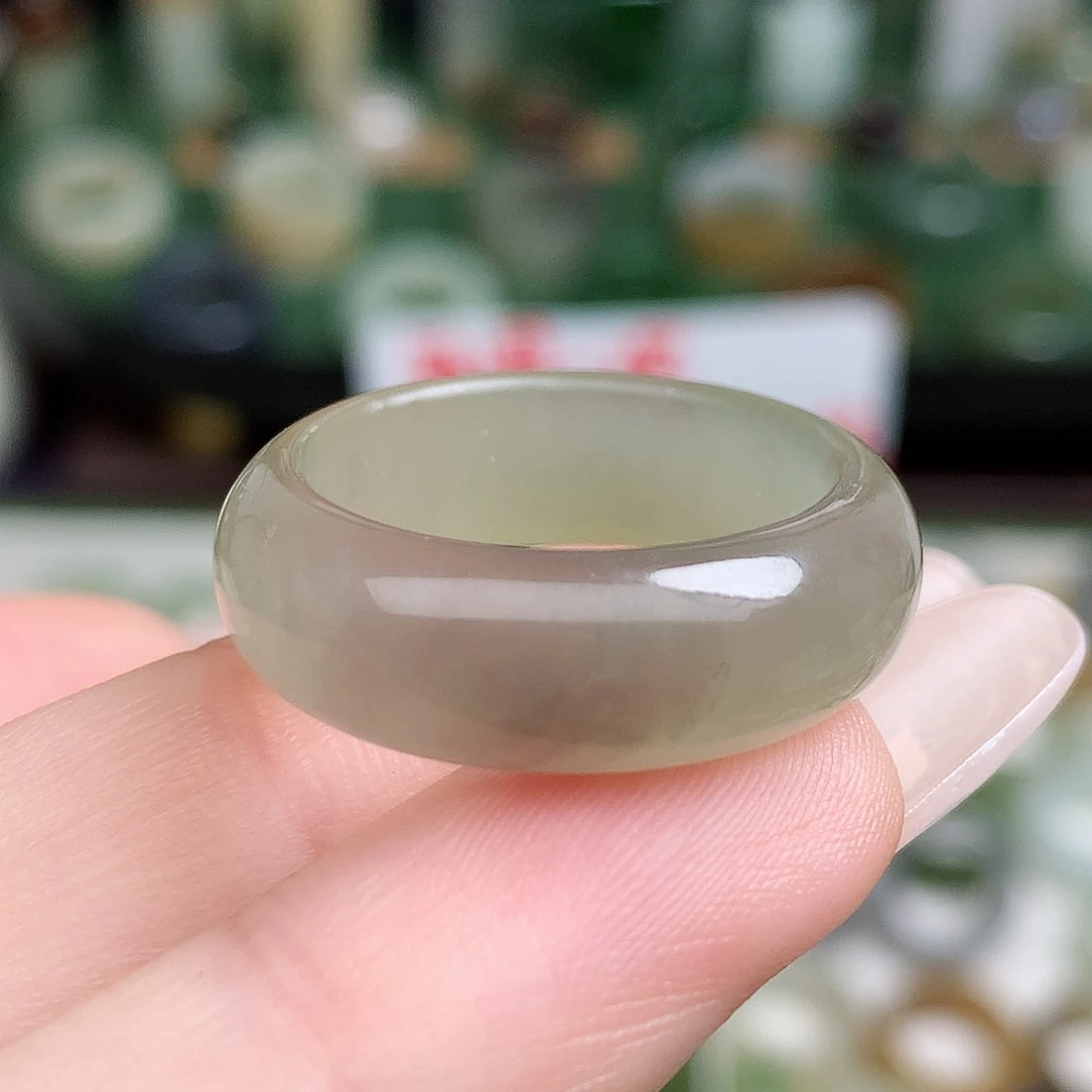 未镶嵌戒指和田玉