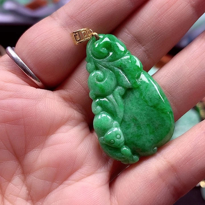 颈饰18K金镶嵌翡翠翡翠