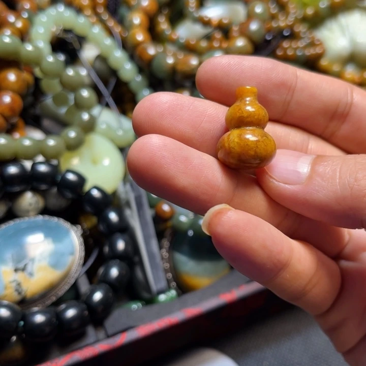 手链未镶嵌岫岩河磨玉（透闪石质玉）