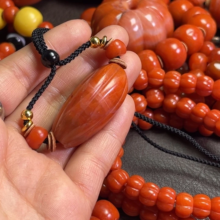 颈饰琉璃铭*琉璃………..