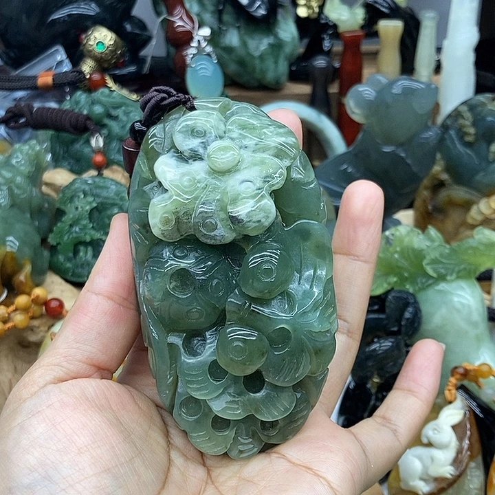 岫玉未镶嵌手把件