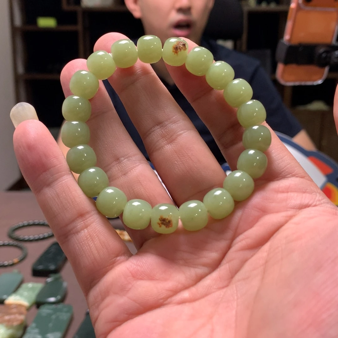 玉***苑岫岩河磨玉（透闪石质玉）未镶嵌手链