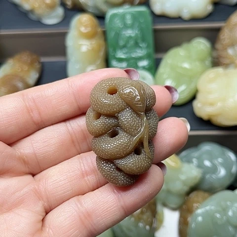 颈饰未镶嵌和田玉