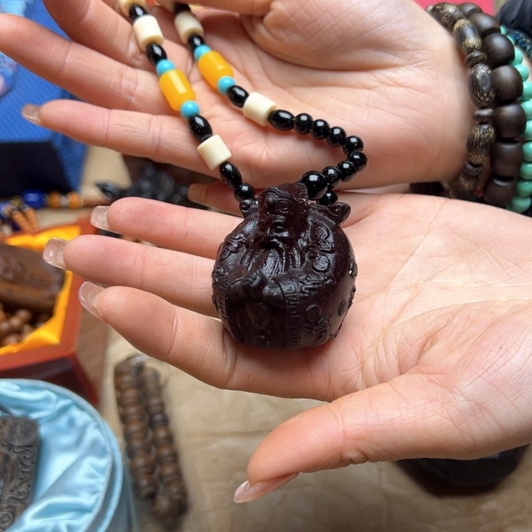 大叶紫檀（黑酸枝木类）