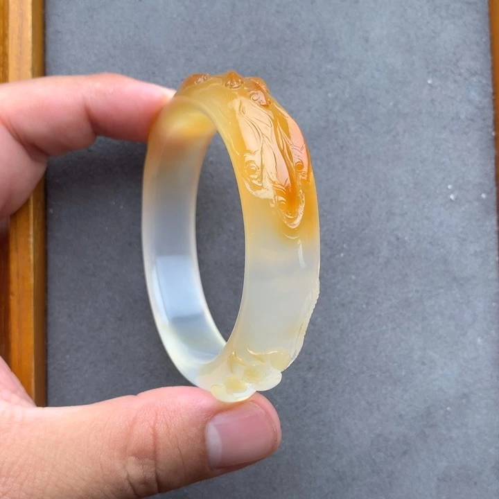 玛瑙/玉髓手镯未镶嵌