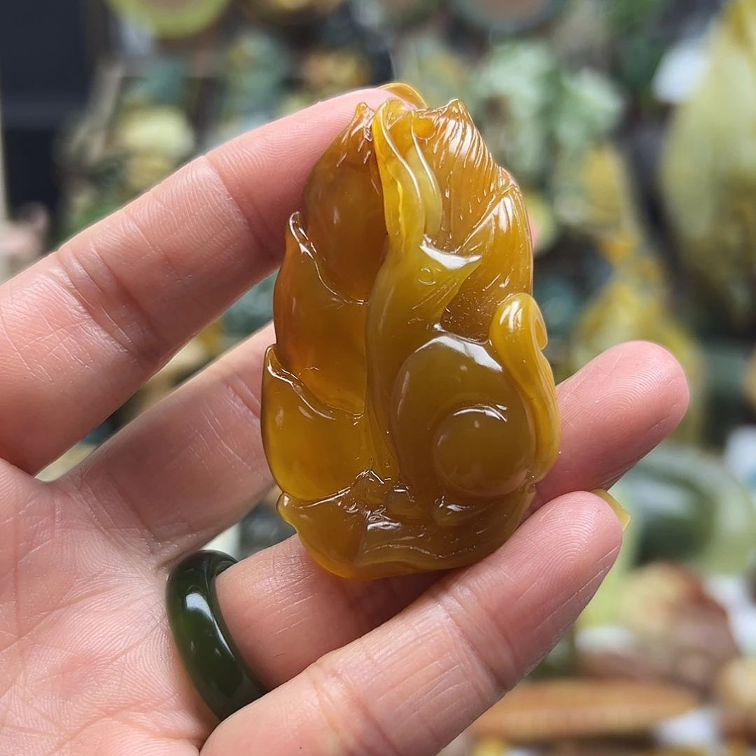 岫玉未镶嵌颈饰花玉王狐狸