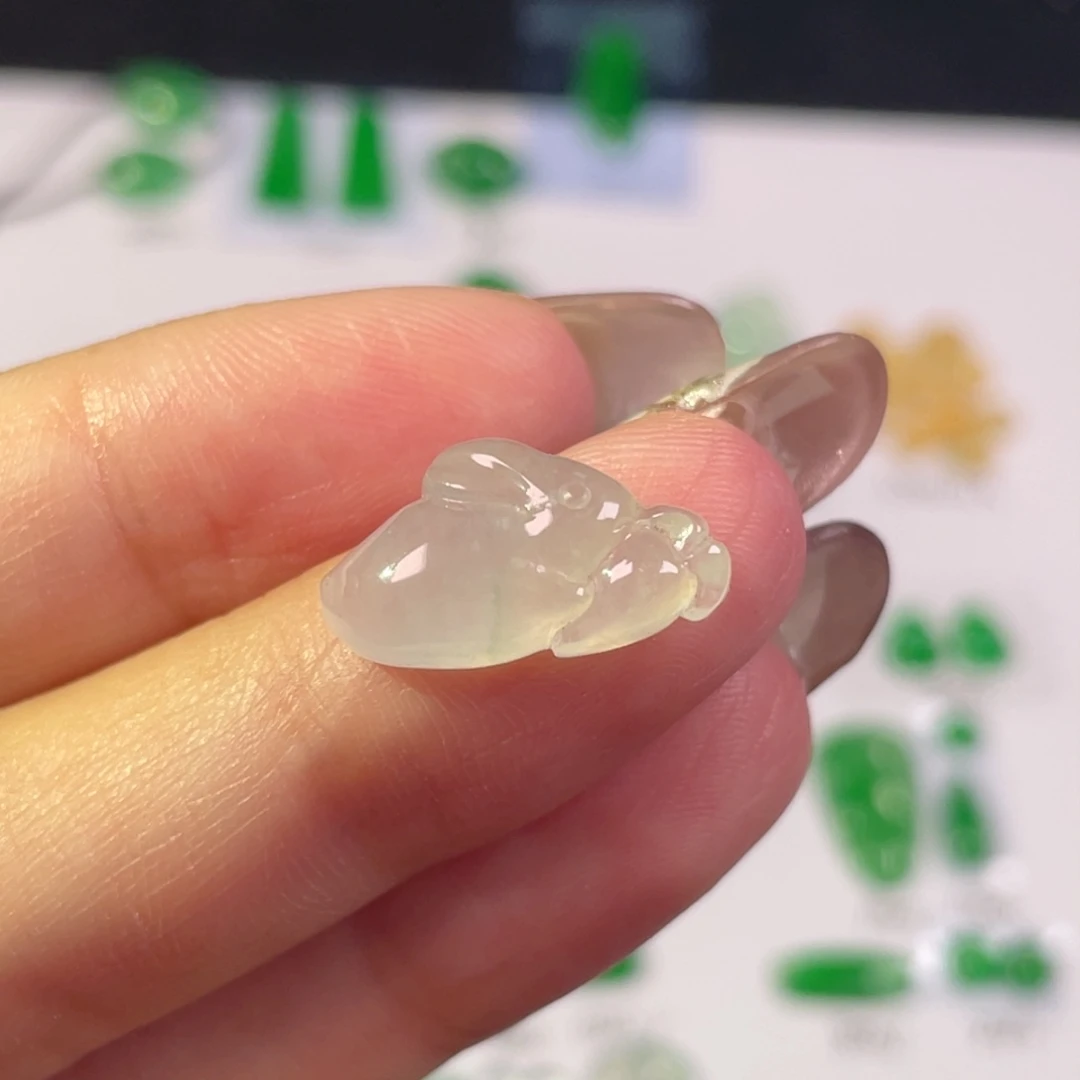 翡翠未镶嵌颈饰裸石