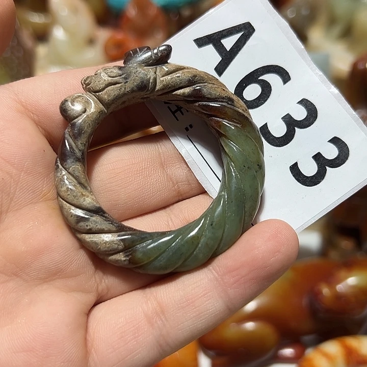 用***5和田玉未镶嵌颈饰