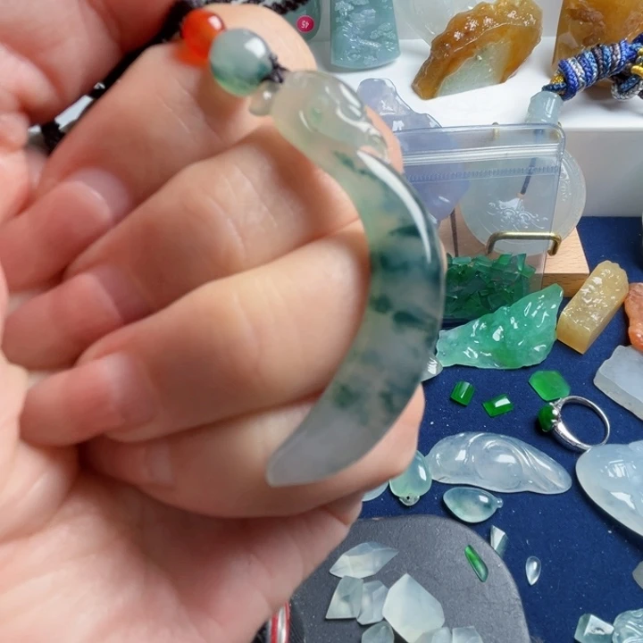 翡翠未镶嵌颈饰天然翡翠