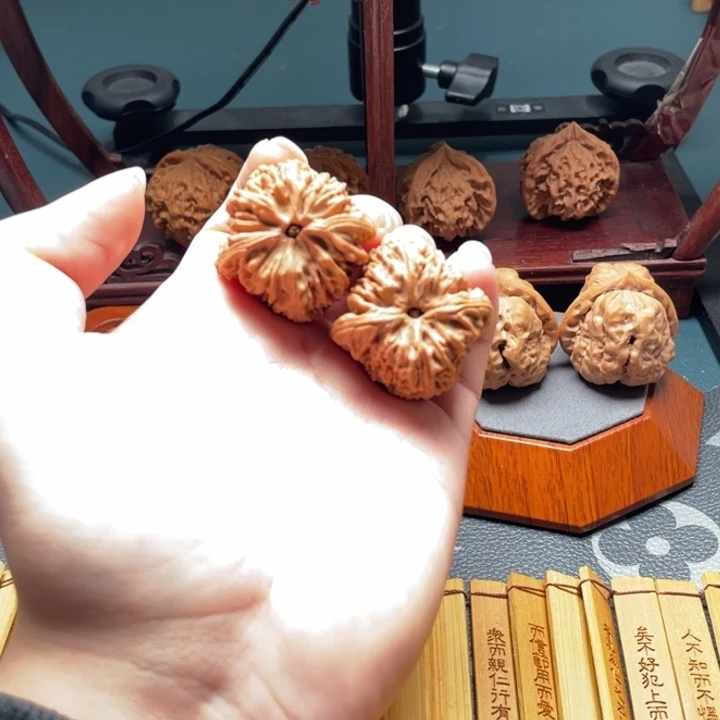 文玩核桃吊坠南疆石